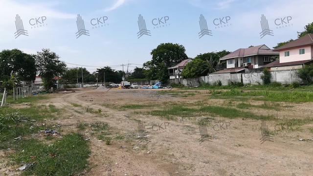ขาย ที่ดินเปล่า ทำเลดี ใกล้ห้างสรรพสินค้า,หน่วยงานราชการ ใกล้ถนนเมนหลายเส้น ต.พิมลราช อ.บางบัวทอง นนทบุรี
