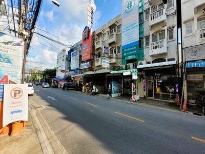 เซ้งกิจการ!! คลินิกบัตรทอง ย่านหลักสี่ ซอยมหาวิทยาลัยธุรกิจบัณฑิต คุ้มค่า พร้อมดำเนินกิจการต่อได้ทันที!! 