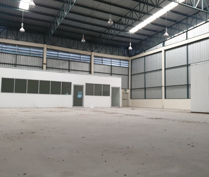 ให้เช่า โกดัง คลังสินค้า ใกล้ด่านเก็บเงิน คีรีย์ บางพระ ศรีราชา ชลบุรี ติดถนนมอเตอร์เวย์ ขนาด 450 และ335 ตรม