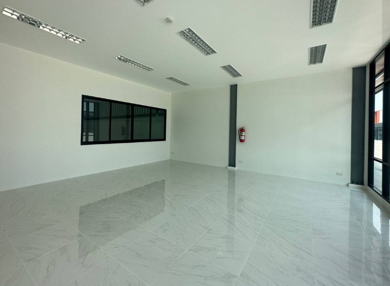 ให้เช่าพื้นที่ เก็บสินค้า ธุรกิน สำนักงาน โชว์รูม ติดถนน บางนา กม 7 ขนาด 588 ตรม สร้างใหม่ พร้อมอยุ่ ทำเลดี ใกล้เมกะบางนา ทางด่วน 