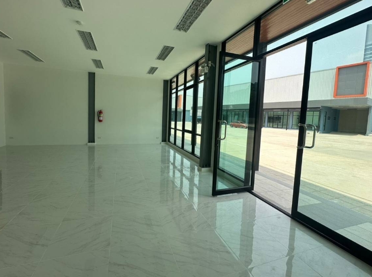 ให้เช่าพื้นที่ เก็บสินค้า ธุรกิน สำนักงาน โชว์รูม ติดถนน บางนา กม 7 ขนาด 588 ตรม สร้างใหม่ พร้อมอยุ่ ทำเลดี ใกล้เมกะบางนา ทางด่วน 