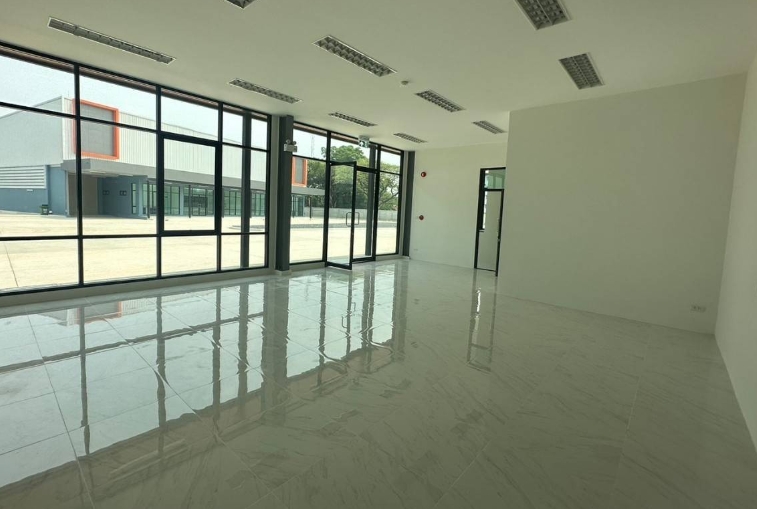 ให้เช่าพื้นที่ เก็บสินค้า ธุรกิน สำนักงาน โชว์รูม ติดถนน บางนา กม 7 ขนาด 588 ตรม สร้างใหม่ พร้อมอยุ่ ทำเลดี ใกล้เมกะบางนา ทางด่วน 