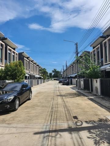 POR3470 ให้เช่าทาวน์โฮม พลีโน่ สุขุมวิท - บางนา Pleno Sukhumvit - Bangna ใกล้เมกะบางนา ถนนบัวนครินทร์ บางแก้ว จังหวัดสมุทรปราการ