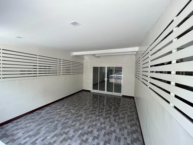 หมู่บ้านศิรินเทพ2 รามคำแหง106 รีโนเวทใหม่ พร้อมอยู่, กรุงเทพ