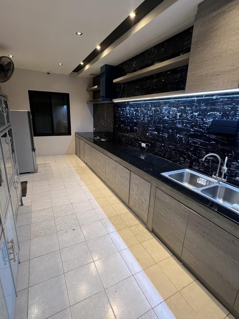 ให้เช่าบ้านเดี่ยว 2 ชั้นเนื้อที่ 50 ตารางวา 2 ห้องนอน 2 ห้องน้ำ ย่านประชาอุทิศ เหม่งจ๋าย เลียบด่วน ทาวน์อินทาวน์ พร้อมอยู่