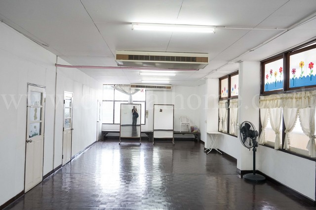 ขายที่ดินใจกลางเมือง ติดถนน เขตดุสิต พร้อมอาคาร 2 หลัง ใกล้ โรงเรียนจิตรลดา