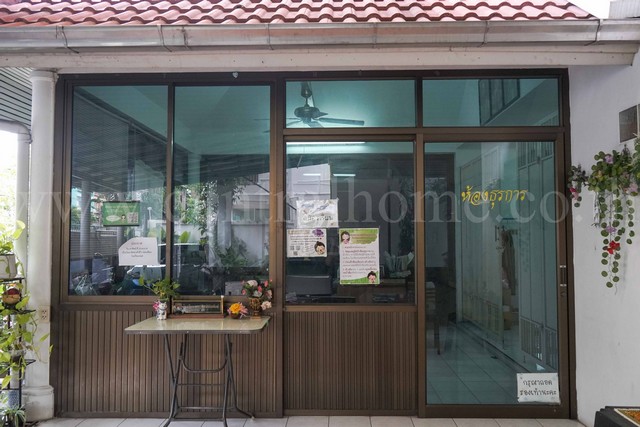 ขายที่ดินใจกลางเมือง ติดถนน เขตดุสิต พร้อมอาคาร 2 หลัง ใกล้ โรงเรียนจิตรลดา