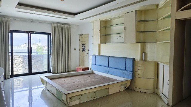 ขาย/เช่า อาคารสำนักงาน+โกดัง 5 ชั้น ซอย รามคำแหง 118 แยก 42-2 ถนน รามคำเเหง แขวงสะพานสูง เขตสะพานสูง,กรุงเทพมหานคร 