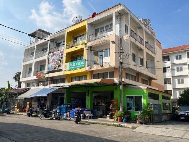 อาคารพาณิชย์ 3.5 ชั้น  ซอย สายไหม 33 /1 ถนนสายไหม  แขวงสายไหม เขตสายไหม กรุงเทพฯ 