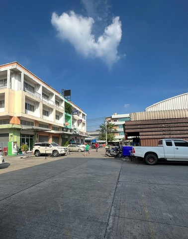 อาคารพาณิชย์ 3.5 ชั้น  ซอย สายไหม 33 /1 ถนนสายไหม  แขวงสายไหม เขตสายไหม กรุงเทพฯ 