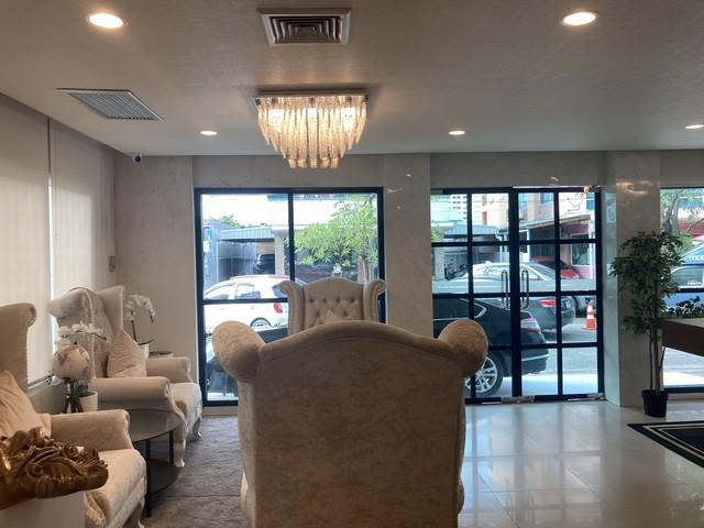 ขายโฮมออฟฟิศ 5 ชั้น มีลิฟท์ มีโกดังเก็บสินค้า ย่านเลียบด่วน เอกมัยรามอินทรา ถ.นวลจันทร์  พื้นที่ใช้สอย 790 ตรางเมตร 5ห้องเอนกประสงค์ 