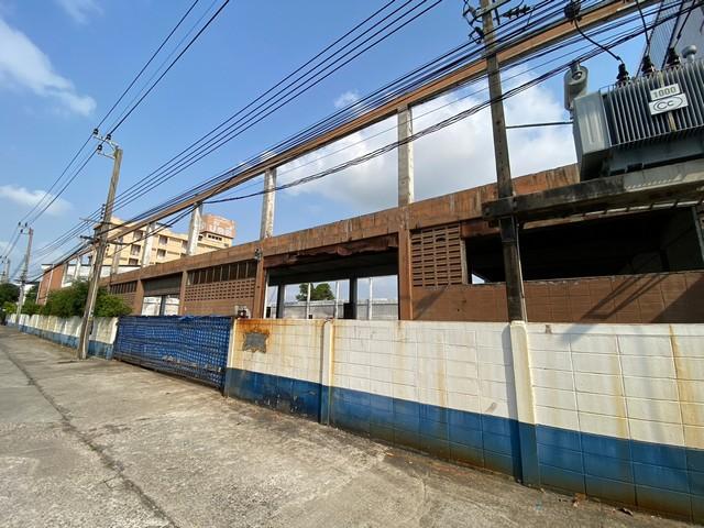 ขายโรงงานพร้อมอาคารสำนักงาน 6 ชั้น ซอยกิ่งแก้ว ถนนบางพลี-กิ่งแก้ว เนื้อที่ 2 ไร่ 3 งาน พื้นที่ใช้งานรวม 4,112 ตรม.มีใบอนุญาติ รง.4 