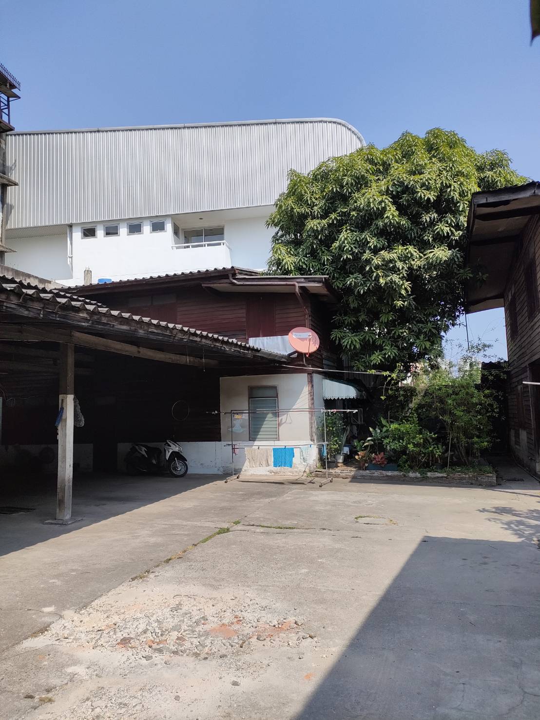 ขาย อาคารพาณิชย์ ทาวน์เฮ้าส์ริมถนน 2 ห้อง ค้าขายดี มีที่จอดรถ MRTหลักสอง เกษมราษฎร์ บางแค เพชรเกษม  กิฟฟารีน โฮมออฟฟิต ใกล้พุทธมณฑลสาย 2 