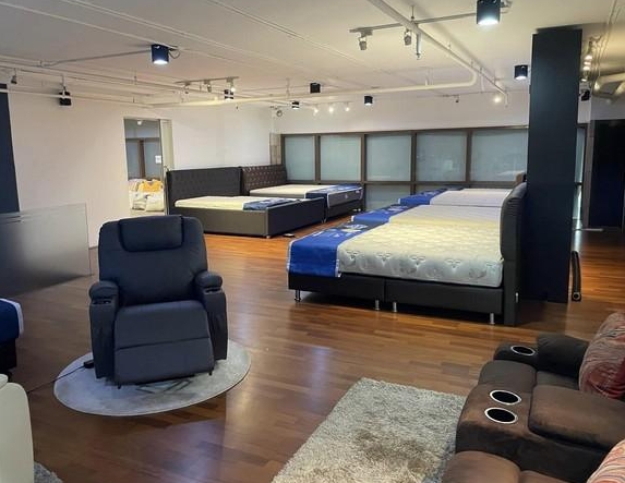 ให้เช่าพื้นที่ชั้น 1 อาคาร The emprio place พื้นที่ 220 ตรม. ติดถนนสุขุมวิท 24 ใกล้ BTS พร้อมพงษ์