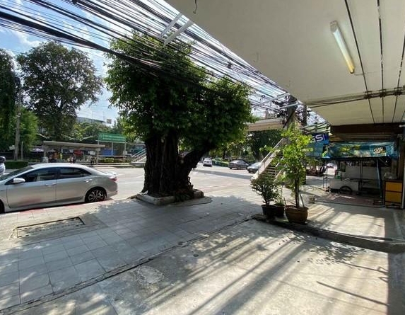 ให้เช่าอาคาร3 ชั้น ถนนประชาชื่น ใกล้รถไฟฟ้าบางซ่อน เหมาะอาศัย ทำธุรกิจ