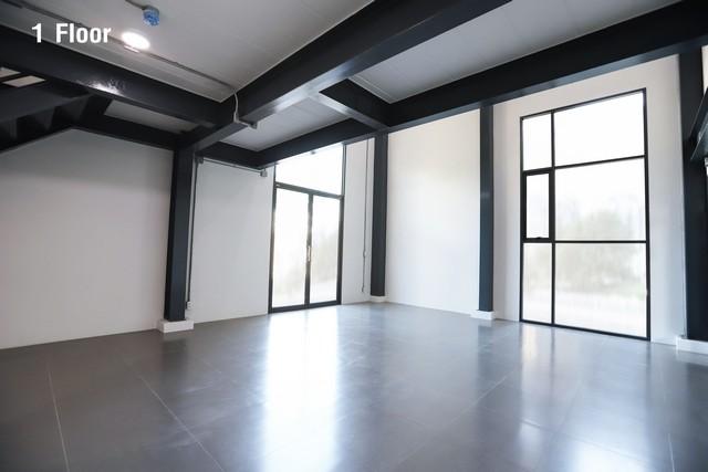 ให้เช่าโกดังพร้อมโฮมออฟฟิศ ย่านเลียบด่วน ลาดพร้าว ทาวน์อินทาวน์ ใกล้เลียบด่วนเอกมัย-รามอินทรา ทาวน์อินทาวน์