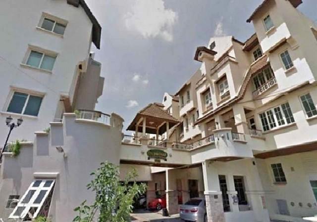 ให้เช่าทาวน์โฮม 4 ชั้น 5 ห้องนอน หมู่บ้านบุษราคัมเพลส  วิภาวดี 20 ลาดพร้าว 18 จดทะเบียนบริษัทได้