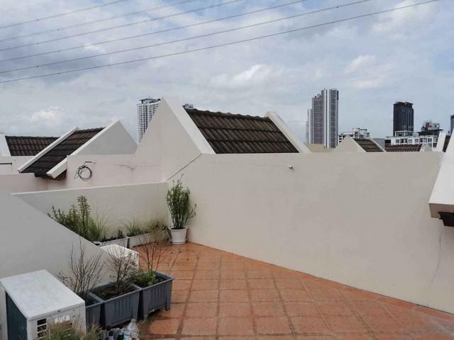 ให้เช่าทาวน์โฮม 4 ชั้น 5 ห้องนอน หมู่บ้านบุษราคัมเพลส  วิภาวดี 20 ลาดพร้าว 18 จดทะเบียนบริษัทได้