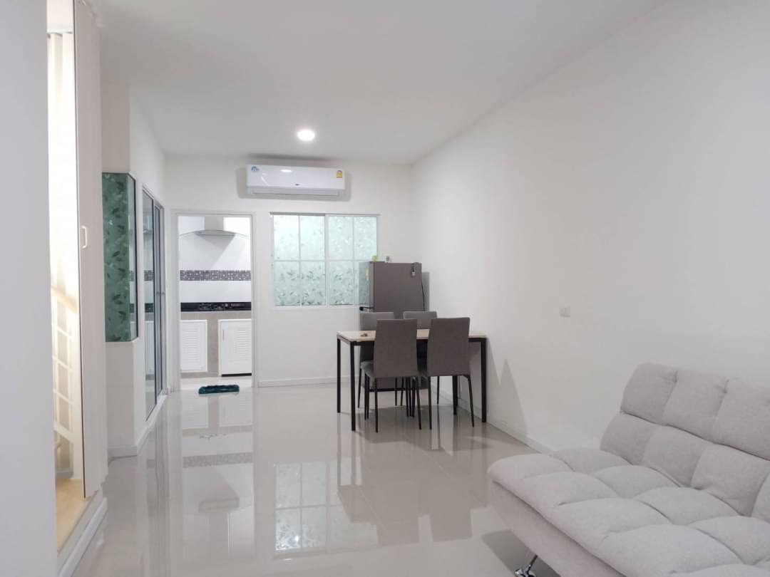 ให้เช่าบ้านทาวน์เฮาส์ 2​ชั้น​  พร้อมเข้าอยู่  ทำเลใกล้ถนนอัสสัม-ไร่กล้วย บรรยากาศส่วนตัว (บ้านใหม่แกะกล่อง ไม่เคยมีคนเข้าอยู่)