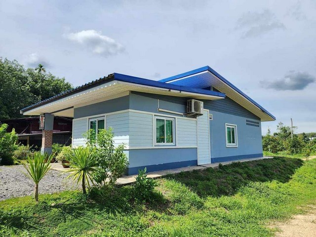 ขายลดราคาบ้านใหม่พร้อมสวนทุเรียนสวยๆ ใกล้ถนนสุขุมวิท เขตห้วยยาง อ.แกลง จ.ระยอง