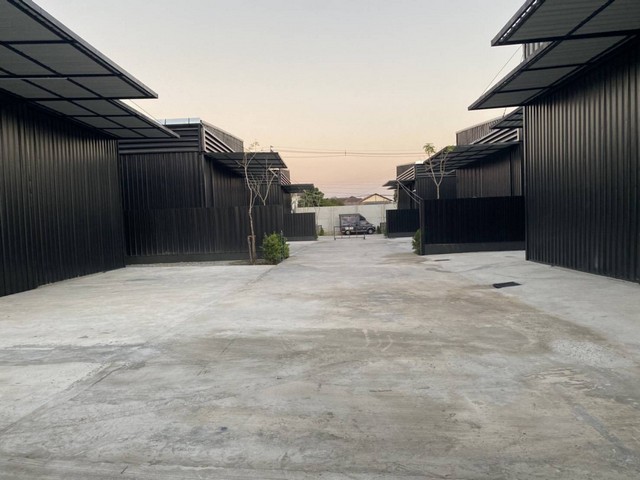 ให้เช่าโกดัง  ลาดพร้าว71 ขนาด 240ตรม. 120ตรว. ใกล้เซ็นทรัลอีสวิลล์