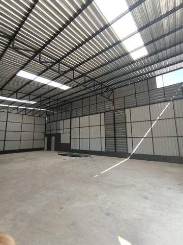 ให้เช่าโกดัง  ลาดพร้าว71 ขนาด 240ตรม. 120ตรว. ใกล้เซ็นทรัลอีสวิลล์