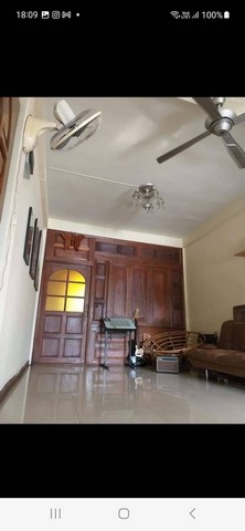 ให้เช่าและขายอาคารพานิชย์4ชั้น  รัชดา ห้วยขวาง ดินแดง ใกล้ MRT ห้วยขวาง