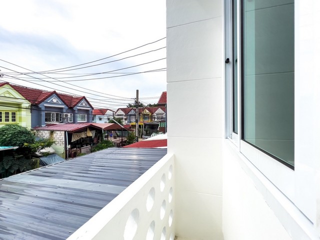 หมู่บ้านเต็มรัก ซอยวัดลาดปลาดุก บ้านมือสองตกเเต่งใหม่สไตล์มินิมอล 