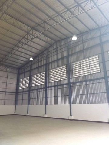 ให้เช่าโกดัง ขนาด 400-800 ตร.ม. เข้าได้ทั้งจากเส้นพระรามสอง บ้านแพ้ว และเศรษฐกิจ1 ถนนบางปลา ได้อย่างสะดวก 