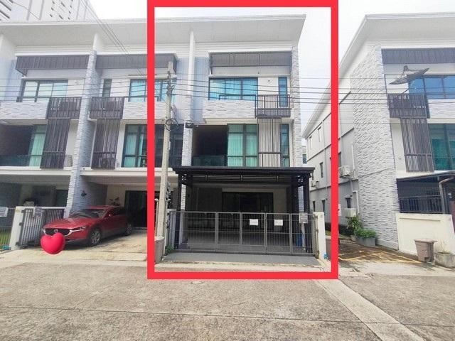 PO24ขายทาวน์โฮม 3 ชั้น หลังมุม โครงการ เพล็กซ์ บางนา กม.5 PLEX