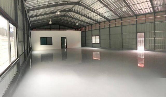 ให้เช่าโกดังไซส์ขนาดมินิมอล์ล พื้นที่ภายใน 180 ตารางเมตร เคลือบผิวพื้น epoxy แบบเงา ถนนลาดพร้าว-โชคชัย4