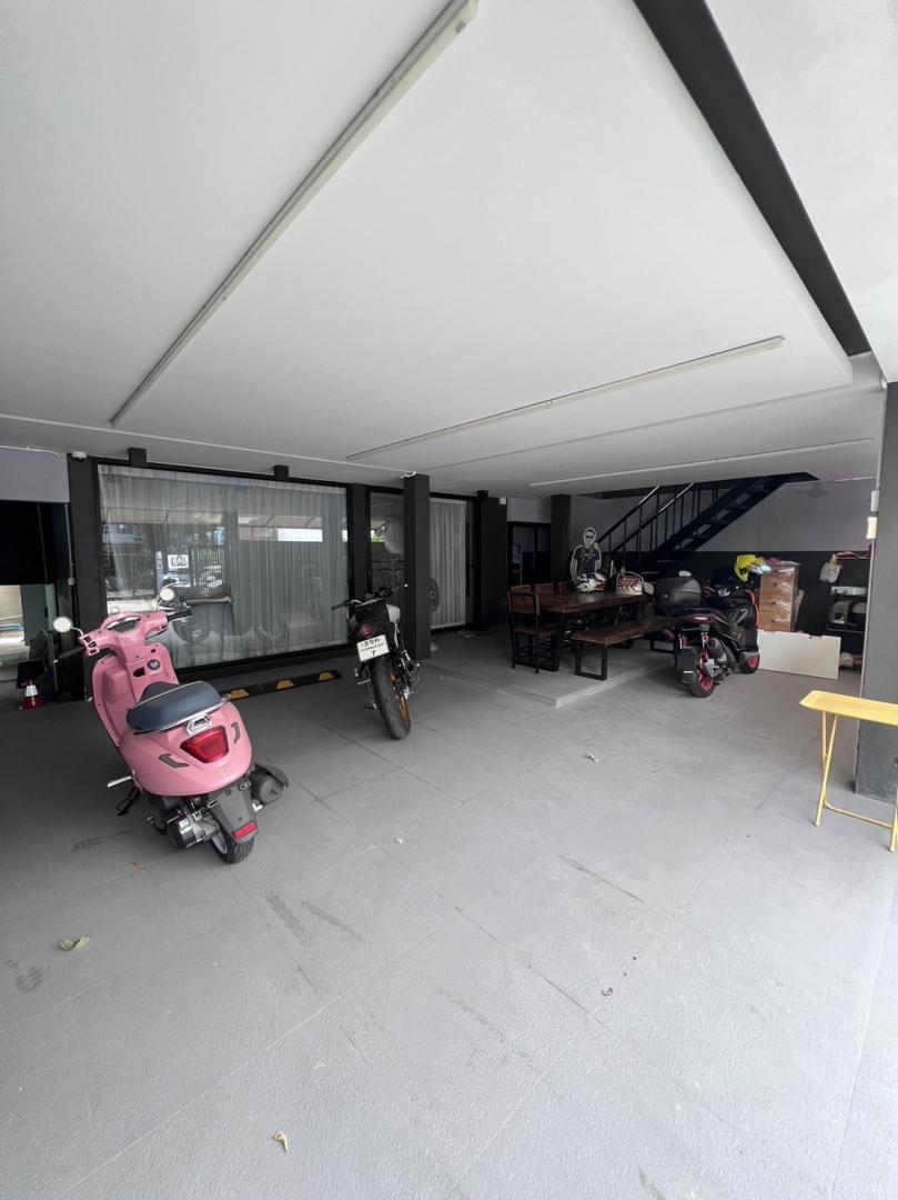 ให้เช่าบ้านเดี่ยว 2 ชั้นเนื้อที่ 50 ตารางวา 2 ห้องนอน 2 ห้องน้ำ ย่านประชาอุทิศ เหม่งจ๋าย เลียบด่วน ทาวน์อินทาวน์ พร้อมอยู่