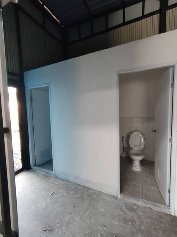 ให้เช่าโกดังพร้อมออฟฟิศย่านบางนา ใกล้เมกาบางนา เหมาะทำโชว์รูม เก็บสินค้า ร้านอาหาร พื้นที่ 280 ตร.ม.