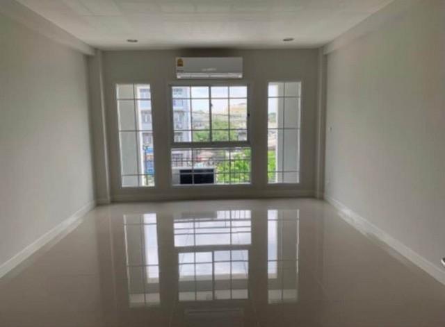 BS724 ขายอาคาร 4.5 ชั้น โครงการเดอะมาสเตอร์ @บีทีเอส อุดมสุข เหมาะหลากหลายธุรกิจ