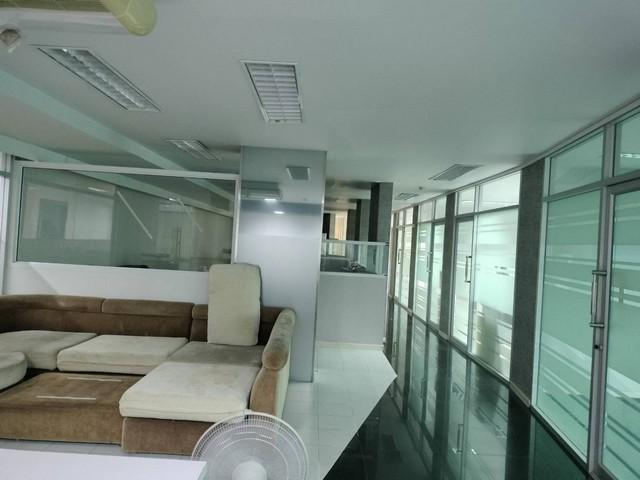 ให้เช่าพื้นที่สำนักงาน ชั้น 2 อาคารดีสินชัย พระราม 3 เหมาะทำออฟฟิต หรือคลีนิค ใกล้ BRT สถานีเจริญราษฏร์