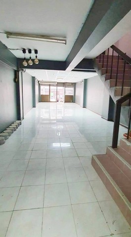 ให้เช่าอาคารพาณิชย์ 4.5 ชั้น ทำเลถนนสุขุมวิท101/1 วชิรธรรมสาธิตซอย4ต้นซอย