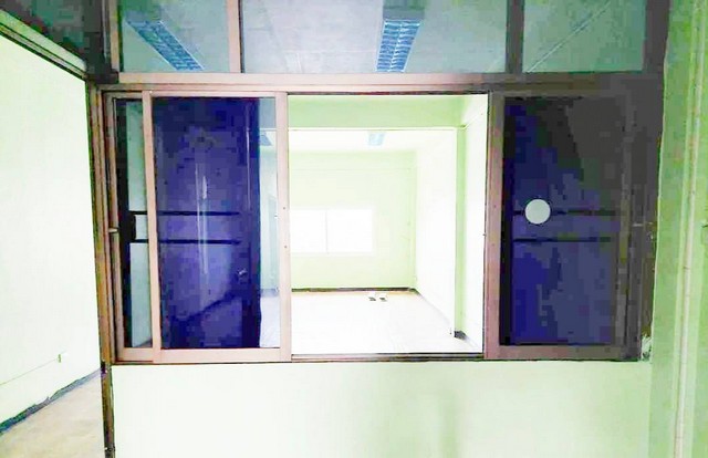 ให้เช่าอาคารพาณิชย์ 4.5 ชั้น ทำเลลาดพร้าว80/3 ทำเลดีอยู่หน้าหมู่บ้านใหญ่ 