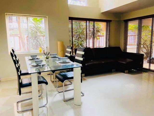 ให้เช่าบ้านเดี่ยว 4 ชั้น ย่านพร้อมพงษ์ ซอยสุขุมวิท 31 รีโนเวทใหม่ พื้นที่ใช้สอยประมาณ 400 ตรม. 4 ห้องนอน 5 ห้องน้ำ ตกแต่งพร้อมเฟอร์นิเจอร์