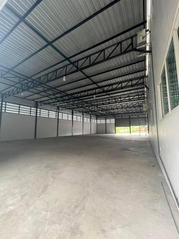 ให้เช่า โกดังพื้นที่ 380 ตร.ม.ติดถนน 332  บางเสร่  สัตหีบ ชลบุรี ห่างจากสนามบินนานาชาติอู่เภา 8 กม