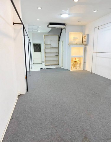ให้เช่าทาวน์โฮม 4.5 ชั้น หลังมุม ทำเลเพชรเกษม 63/4 ม.คาซ่ายูเรก้า