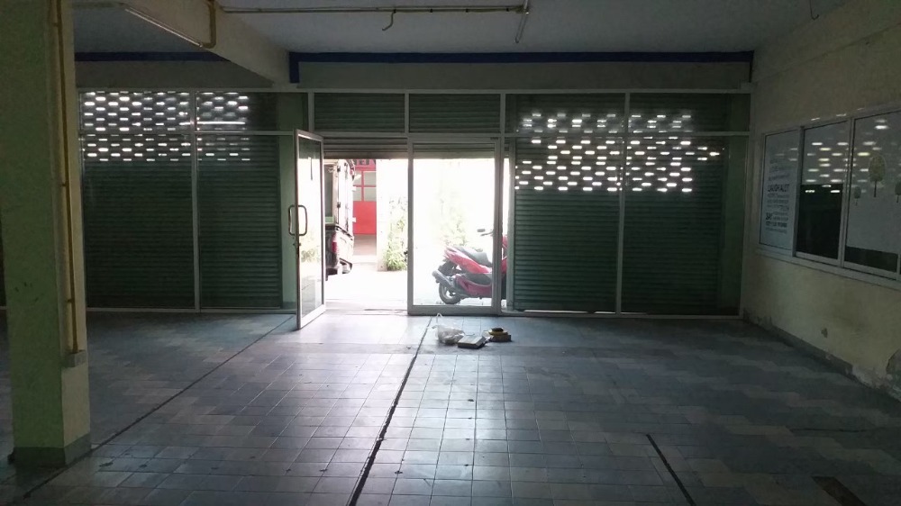 ให้เช่าอาคารพาณิชย์ 2 คูหา  พื้นที่ใช้สอย 400 ตารางเมตร 2 ห้องนอน 4 ห้องน้ำ   ซอยเพิ่มสิน ประชาสงเคราะห์ 45