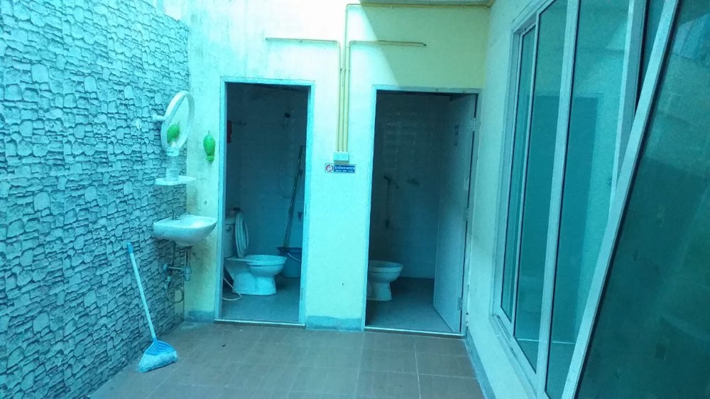 ให้เช่าอาคารพาณิชย์ 2 คูหา  พื้นที่ใช้สอย 400 ตารางเมตร 2 ห้องนอน 4 ห้องน้ำ   ซอยเพิ่มสิน ประชาสงเคราะห์ 45