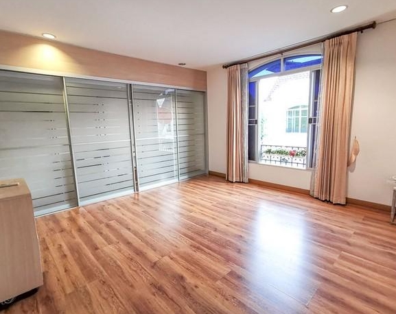 ให้เช่าทาวน์โฮม 3 ชั้นหลังมุม บ้านกลางกรุงแกรนด์เวียนนา - พระราม 3 ใกล้เซ็นทรัลพระราม 3 เฟอร์พร้อมอยู่