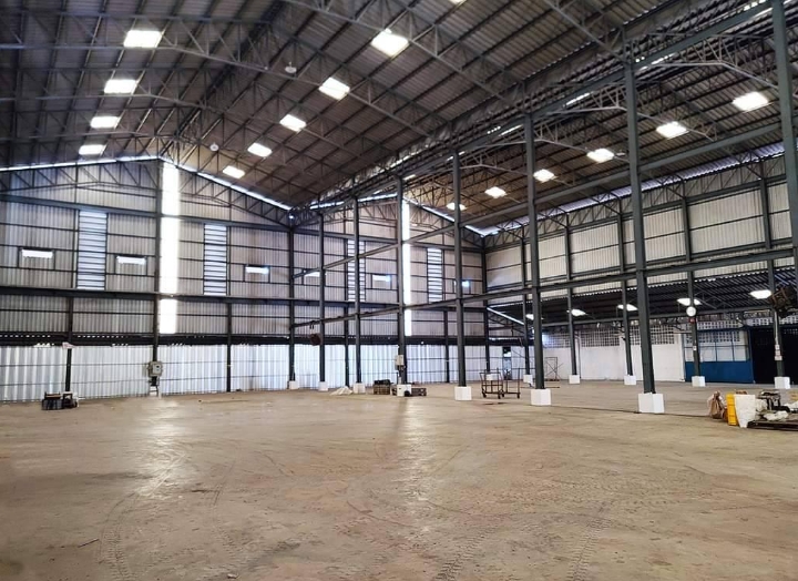  ให้เช่า โกดัง 1,900 ตรม  ใกล้แยกสาย 5 อ้อมน้อย สมุทรสาคร