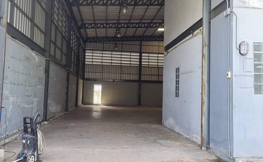 ให้เช่า โกดัง 214 ตรม ย่าน บางใหญ่ นนทบุรี มีห้องออฟฟิศและห้องพัก