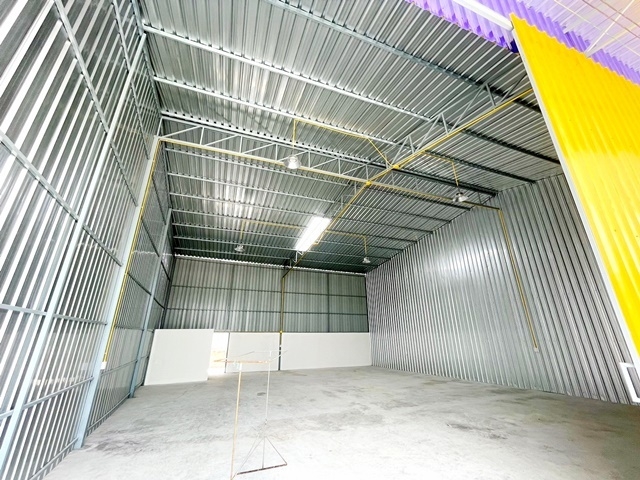 ตลาดนกฮูก MRTพระนั่งเกล้า 1.5 กม. เซ็นทรัล รัตนาธิเบศร์ โกดังสร้างใหม่ให้เช่า 130-1,600 ตรม.  พื้นที่ 1 ไร่ หรือ 400 ตรว. 1น้ำ จอดรถหลายคัน