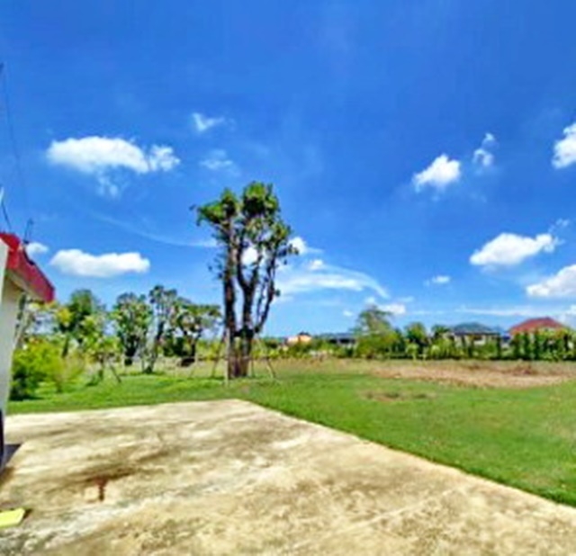 ตลาด MRTท่าอิฐ ไทรม้า เหมาะกับการพัฒนา สร้างหมู่บ้านพักอาศัย ที่ดินพื้นที่กว้าง 9ไร่ 2งาน 80ตรว. 140ลบ. อาคารที่พัก 1 ชั้น 100ตรม.สำนักงาน