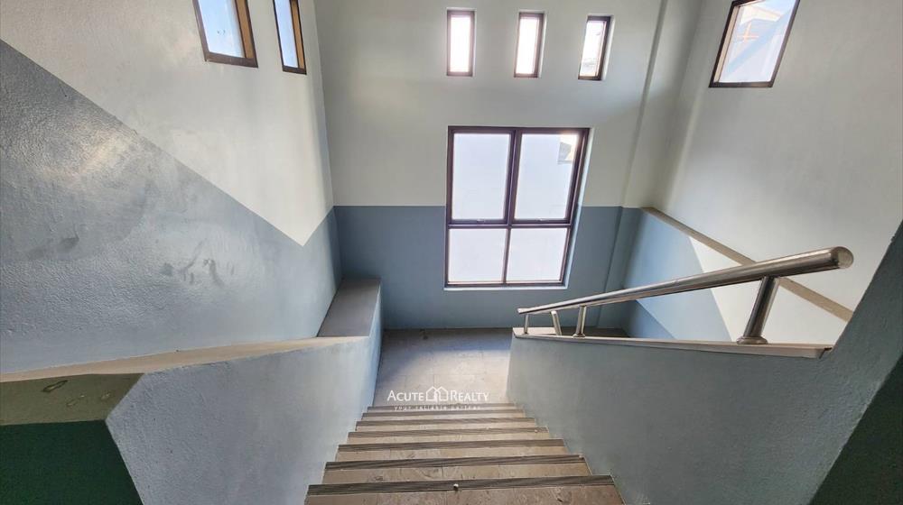 ขายอาคารสำนักงาน 5 ชั้น ถนนกิ่งแก้ว 40/2 ซอยมิราเคิล ใกล้ถนนใหญ่ ใกล้สนามบินสุวรรณภูมิ