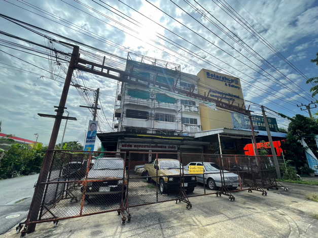 ขายอาคารพาณิชย์ 4 ชั้น มีชั้นลอย 2 คูหา หมู่บ้านบดินทร์เฮ้าส์ 4 ถนนพหลโยธิน กรุงเทพมหานคร