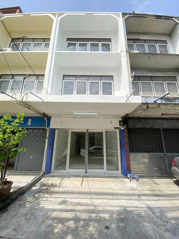ให้เช่าอาคารพาณิชย์ 3 ชั้น ติดถนนใหญ่รีโนเวทใหม่ ถนนประชาชื่น​17